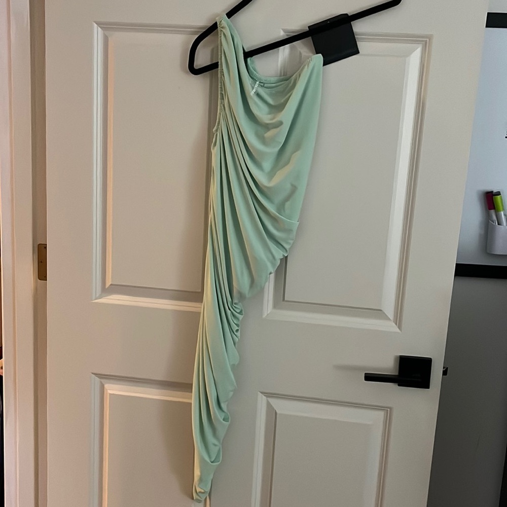 Brand new light green norma kamali diana dress. This is the short version.